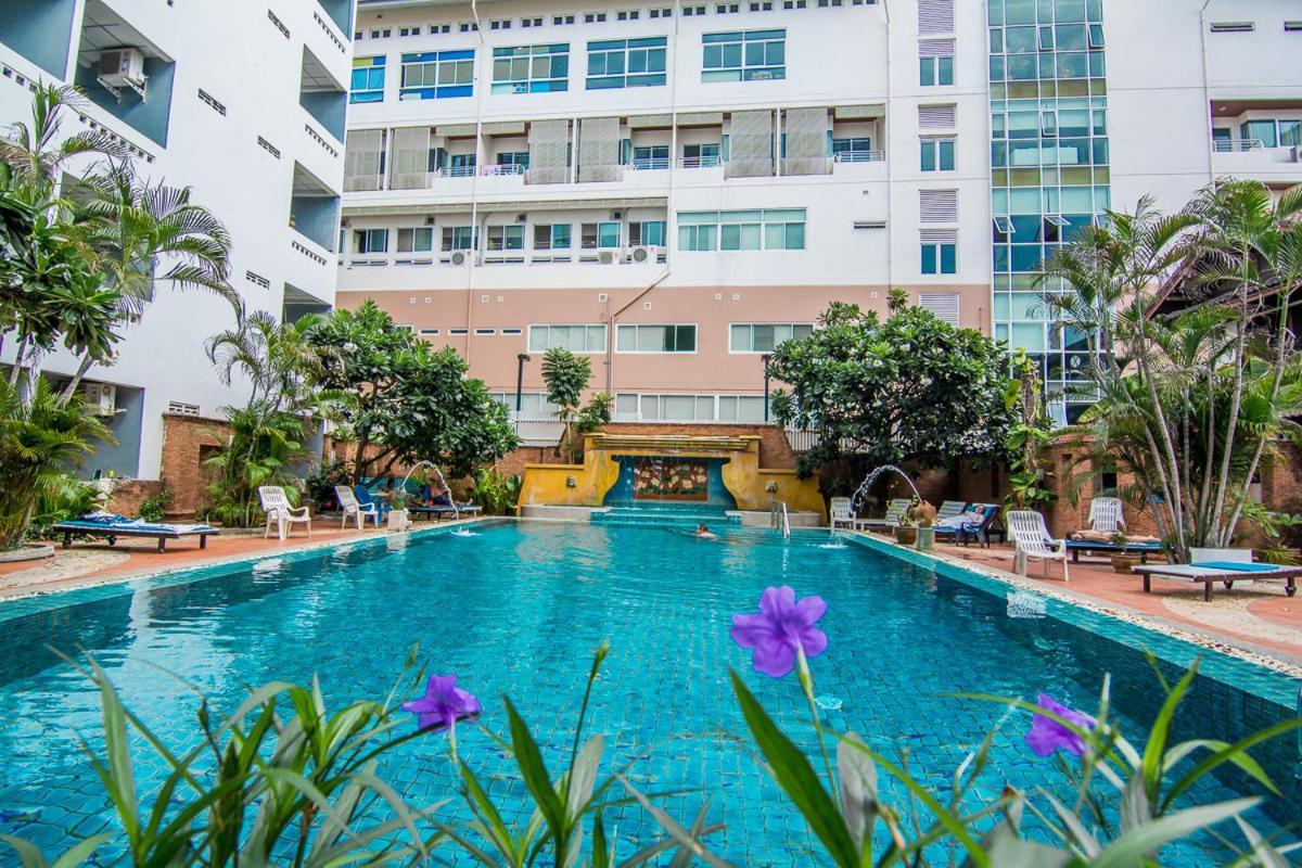 Sutus Court 7 Hotel Pattaya Ngoại thất bức ảnh
