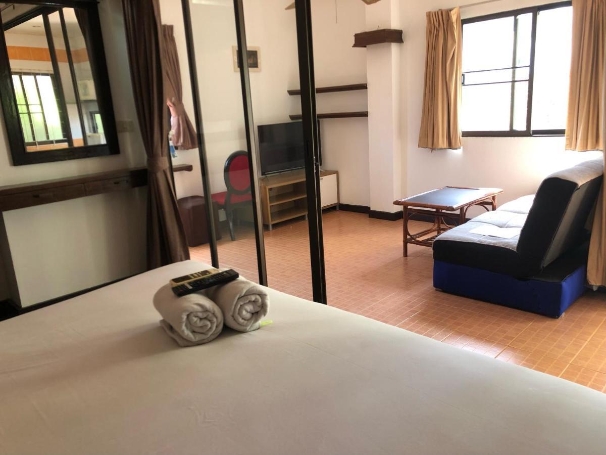 Sutus Court 7 Hotel Pattaya Ngoại thất bức ảnh