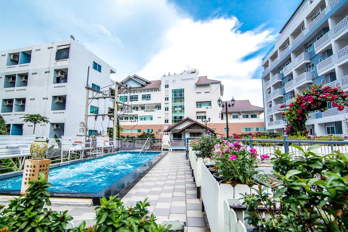 Sutus Court 7 Hotel Pattaya Ngoại thất bức ảnh